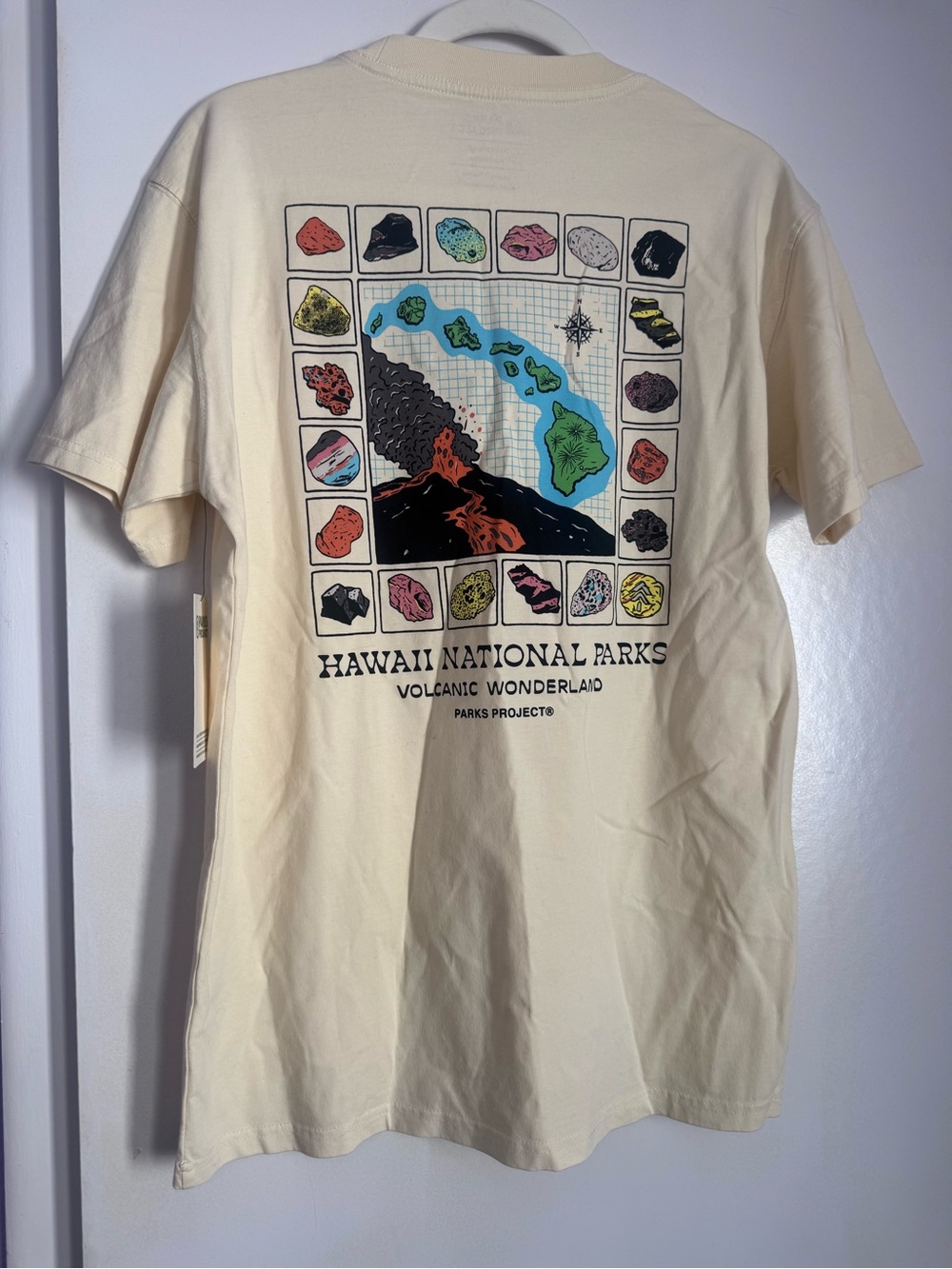 Parks Project Hawaii National Parks Volcanic Wonderland Graphic Pocket Tee NWT